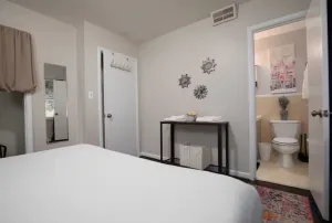 Image of Mins to 5-points-Highland Hideaway