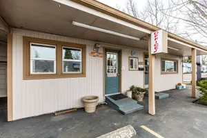 Image of Autzen Inn