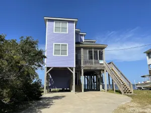 Image of Skate Away 3 Bedroom Cottage by RedAwning