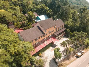 Image of Centro Bajo Hotel & Resto