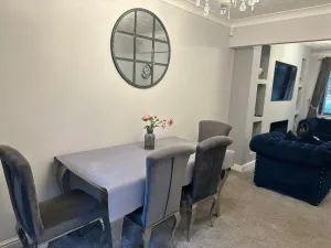 Image of Cozy Rochdale Retreat for Families and Couples