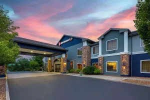 Image of Best Western PLUS Victor Inn & Suites