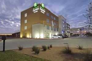 Image of Holiday Inn Express & Suites - Brookshire - Katy Freeway by IHG