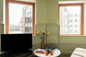 Image of Locke at Broken Wharf