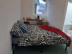 Image of Bed Contl Breakfast Newport Wales near train