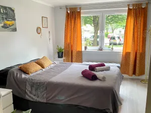 Image of Charming 2-bed Apartment in Edinburgh City Centre