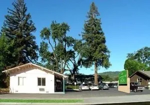 Image of Cloverdale Oaks Inn