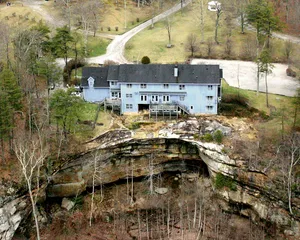Image of The Garden Inn Bed & Breakfast at Bee Rock