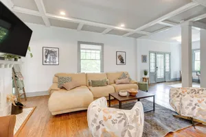 Image of 2 Mi to Dtwn: Stylish Urban Retreat in Birmingham