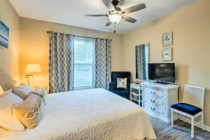 Image of Bright St Simons Island Condo with Shared Pool!
