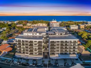Image of Hedge Apartments by CLLIX