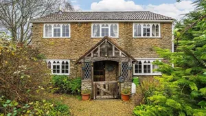 Image of Tranquil Cottage Retreat in Bath