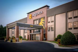 Image of La Quinta Inn & Suites by Wyndham Fayetteville I-95