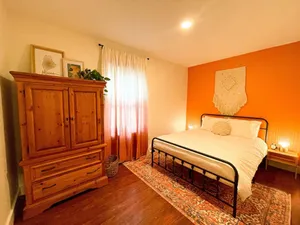 Image of Cottage Street Downtown New Apartment