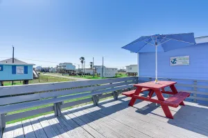 Image of 1 Mi to Surfside Beach: Bbq-ready Home in Freeport