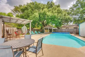 Image of Swim, Golf & Relax: Family-friendly Pensacola Gem