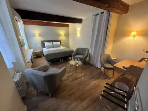 Image of Le Clos d'Orange - Hotel & ville de Provence