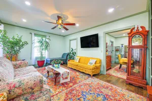 Image of 18 Mi to Skiing: Colorful Home in Springfield!