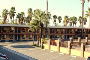 Image of Orange Show Inn