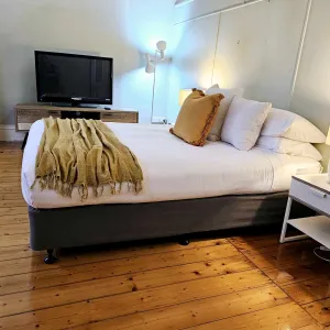 Image of Bendigo Skyline-CBD Apartment with lock up Garage