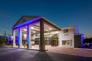 Image of Days Inn by Wyndham Sandusky Cedar Point