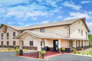Image of Super 8 by Wyndham Warrensburg