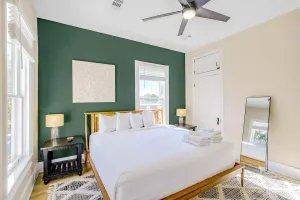 Image of Aerie Loft: Cozy 1-Bedroom Retreat in Biloxi, Perfect for Couples!