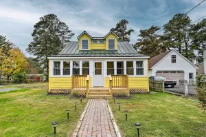 Image of Updated North Beach Cottage Pet Friendly!