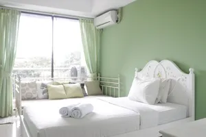 Image of Stylish and Comfortable Studio at Beverly Dago Apartment By Travelio