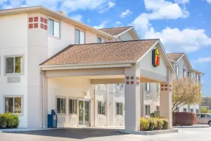 Image of Super 8 by Wyndham West Middlesex/Sharon Area