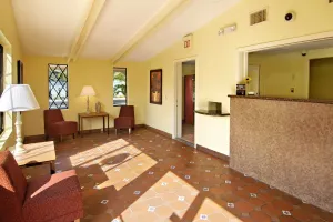 Image of Super 8 by Wyndham Lantana West Palm Beach