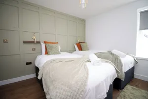 Image of Stunning 2 Bedroom Flat with Private Parking