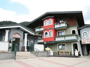 Image of Idyllic Holiday Home in Goldegg Weng Near ski bus