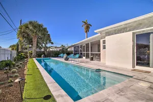 Image of 1 Mi to Deerfield Beach Stylish Studio with Pool!