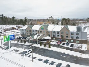 Image of Holiday Inn Express & Suites Marquette by IHG