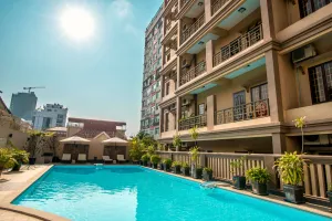 Image of HAMPTONS Apartments