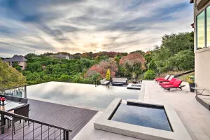 Image of Chic Villa with Infinity Pool 10 Mi to Downtown!