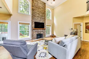 Image of 2 Mi to Lake Norman: Home w/ Deck in Huntersville!