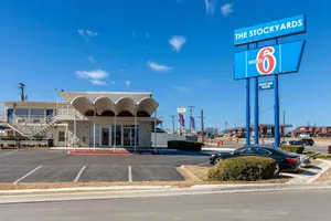 Image of Motel 6 Fort Worth, Tx - Stockyards