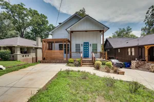 Image of Pet-friendly Georgia Abode - Walk to Piedmont Park