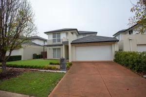 Image of Superb Luxe 5BR House@point Cook Near Lake