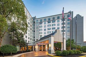 Image of Sheraton Suites Columbus Worthington