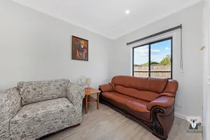 Image of KozyGuru Glenbrook Lovely Spacious 5 Room House
