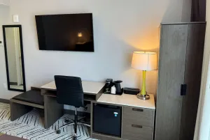 Image of Super 8 by Wyndham Bronx Near Stadium