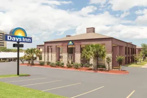 Image of Days Inn by Wyndham College Station University Drive
