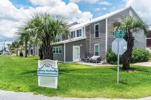 Image of 7904 Surf Dr #7