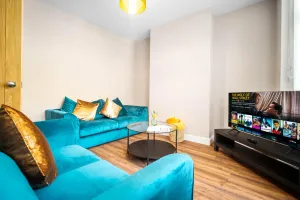 Image of Cozy 3-bed house ideal for families and contractors with Netflix 7 miles for Birmingham City Centre
