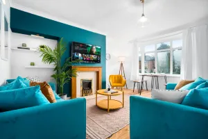 Image of Stylish 3 Bedroom House - Garden - Pool Table - Parking 165M