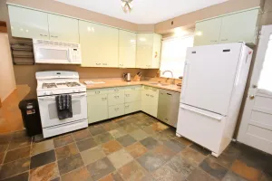 Image of Mid Century Modern 30 Minute Walk to Notre Dame 3 Bedroom 3 Full Bath 2008