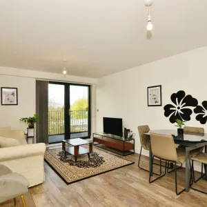 Image of Sleek 2 Bedroom Apartment - Sofa-bed - Ashford